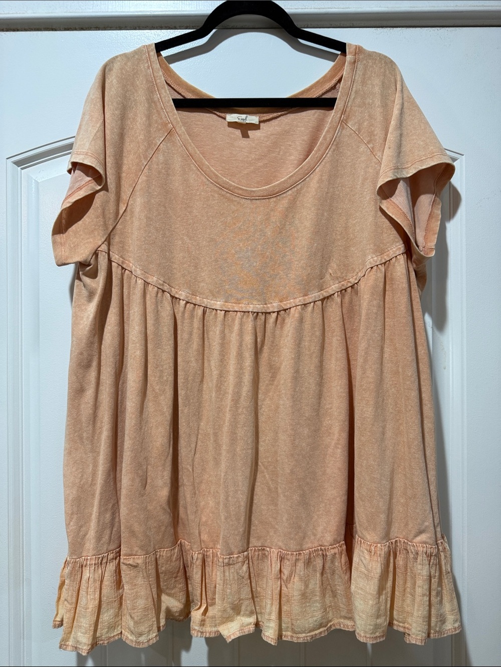 easel Peach Ruffle-Hem Short Sleeve Tunic